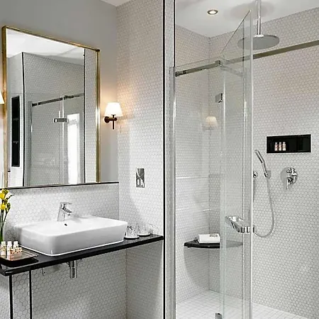 Newpark Hotel 4*