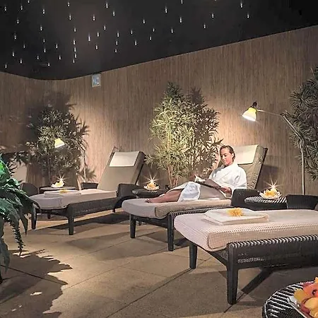 Newpark 4*