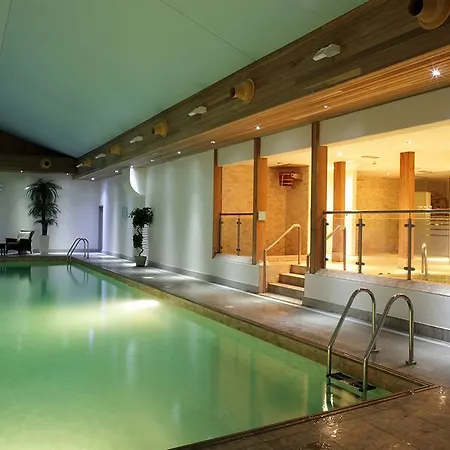 Newpark Hotel 4*