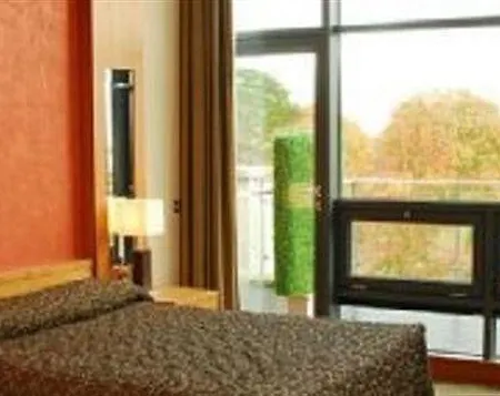 Newpark 4*