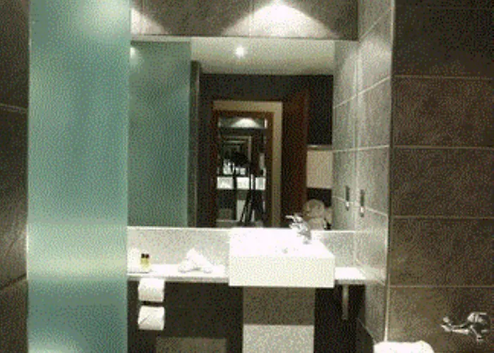 Отель Newpark 4*